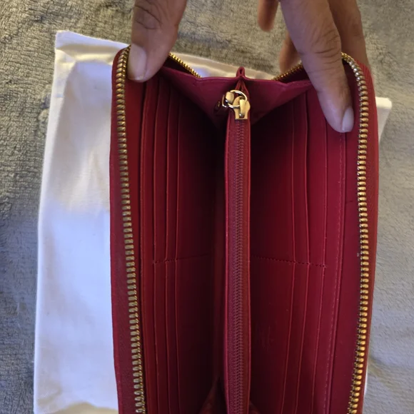 MCM Red Leather Zip-Around Wallet | Gold Hardware | Vintage Authentic - Picture 11 of 14